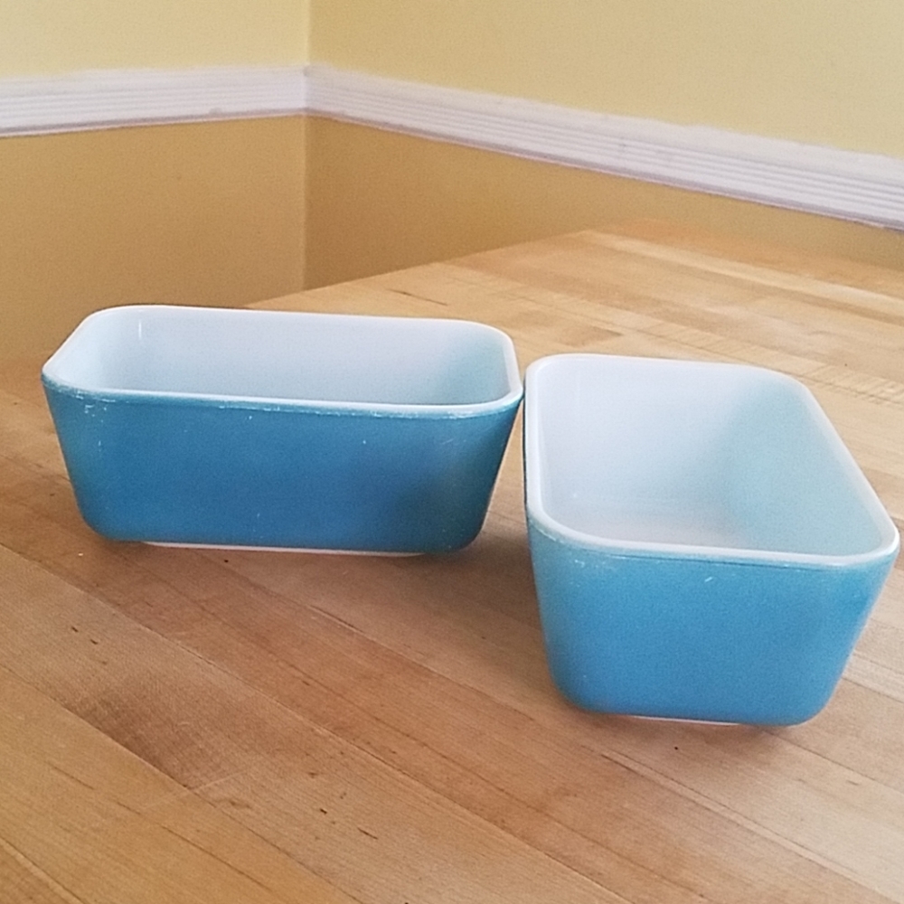 2 Vintage Pyrex 502 Blue Fridgies